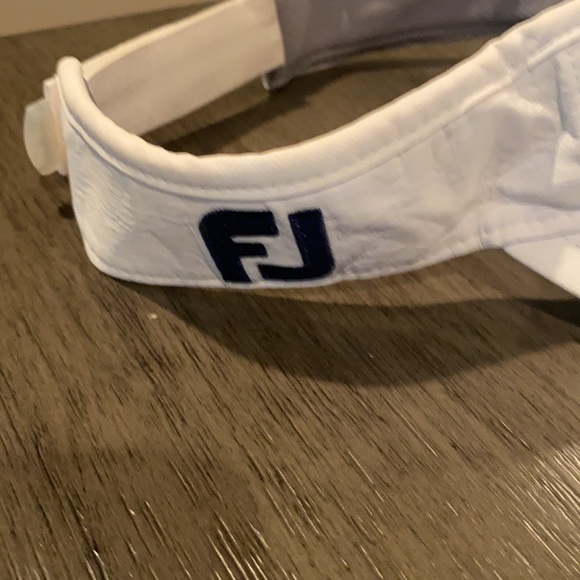 Titleist Golf Visor - Picture 4 of 4